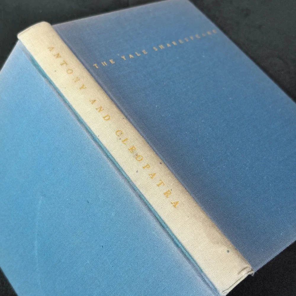 The Yale Shakespeare: The Tragedy of‎ Antony & Cleopatra - Phialas (HC, 1955)